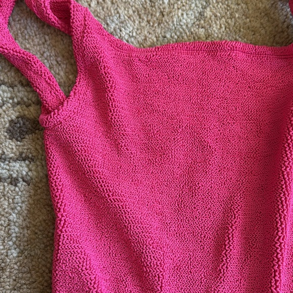 Hunza g suit - Picture 2 of 4